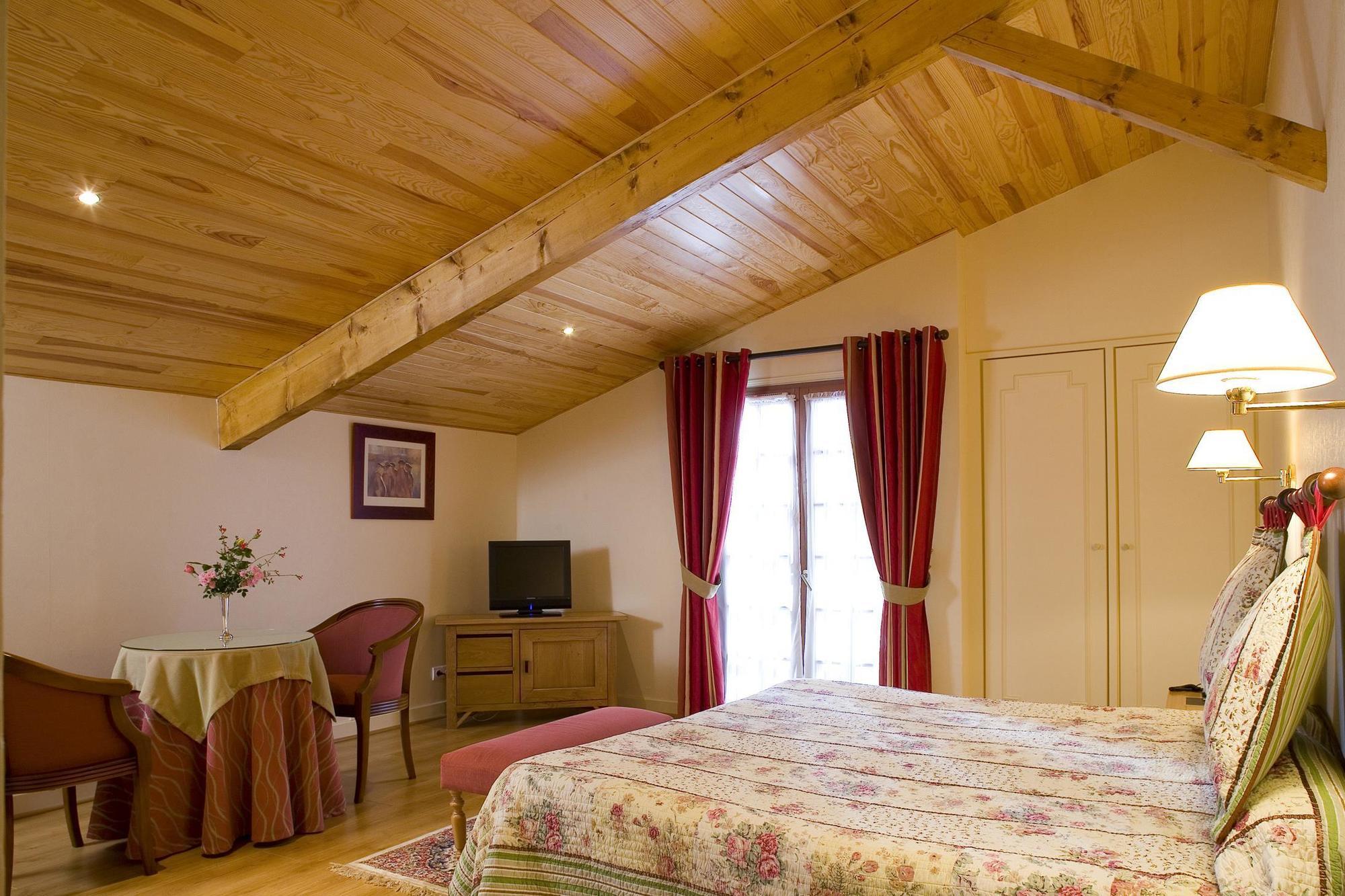 Hotel Argi Eder Aïnhoa Exteriör bild